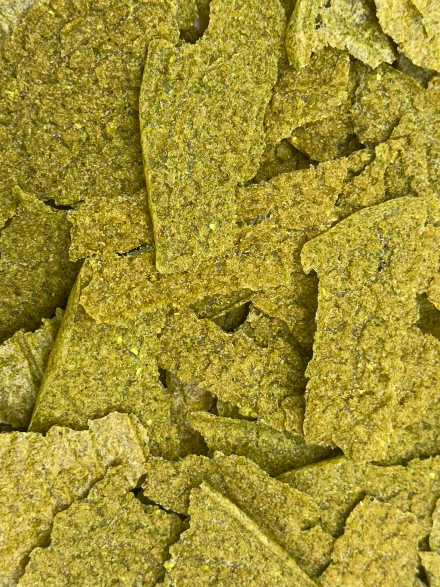 Dehydrated Quinoa Crispers - Green Peas