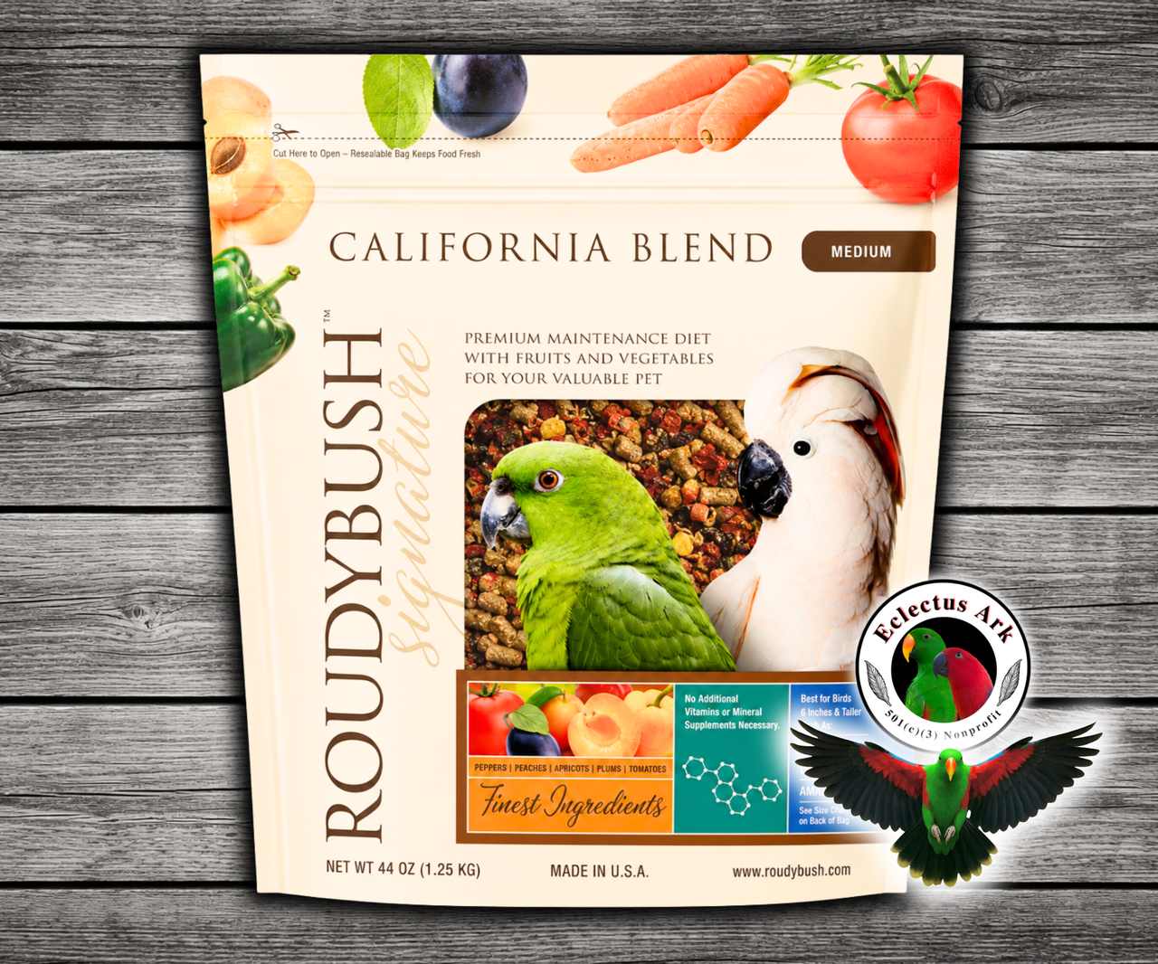 Roudybush California Blend Medium Parrot Food with Daily Maintenance pellets, dried carrots, bell peppers, cabbage, peaches, apricots, plums, and tomatoes for parrots, cockatoos, macaws, and conures. 44 oz Bag
