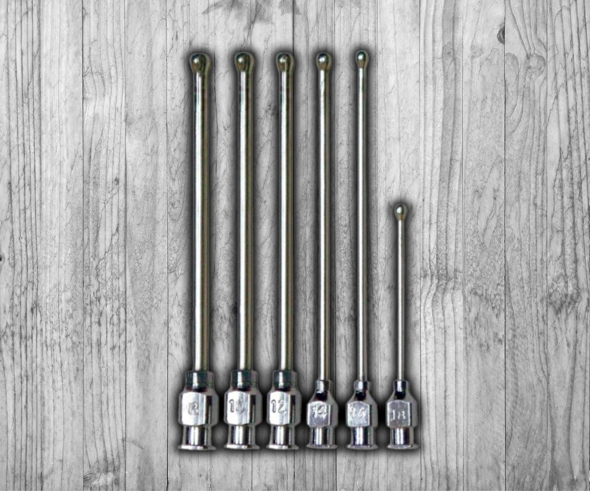 Vetafarm Crop Needles in assorted sizes for bird feeding and medication, compatible with plastic Luer Slip syringes.
